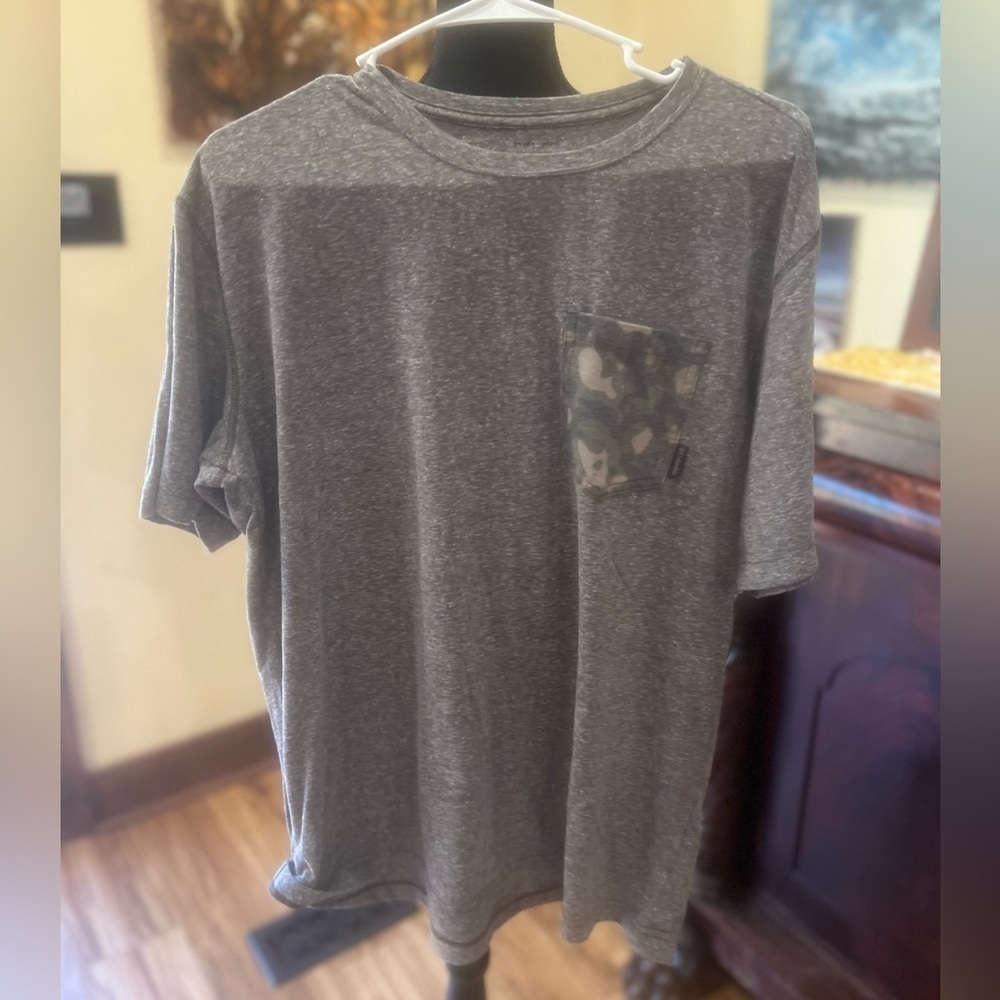 Columbia large size pocket tee in GUC